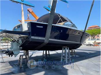 Tornado 38 Flush Deck