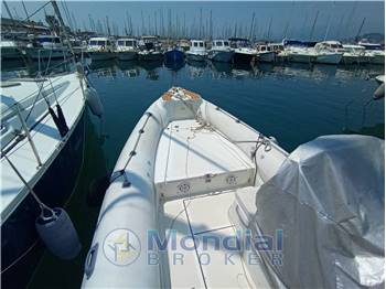 Gommone motonautica vesuviana MV 7,80 COMFORT F.B.