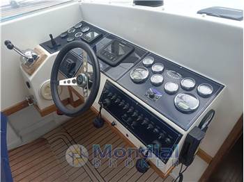 Magnum Marine 38