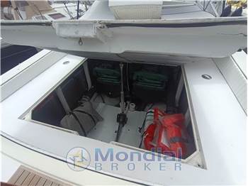 Magnum Marine 38