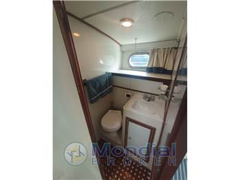 Magnum Marine 38