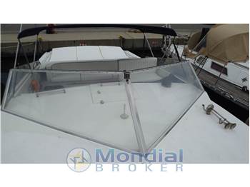 Magnum Marine 38