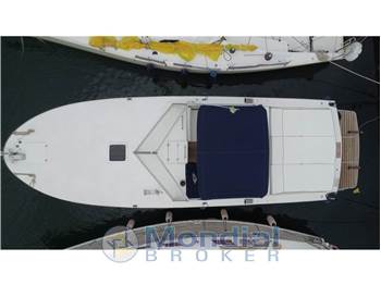 Magnum Marine 38