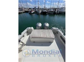 Bertram Yacht 25 Express Cruiser (REFIT COMPLETO)