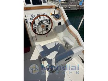Bertram Yacht 25 Express Cruiser (REFIT COMPLETO)