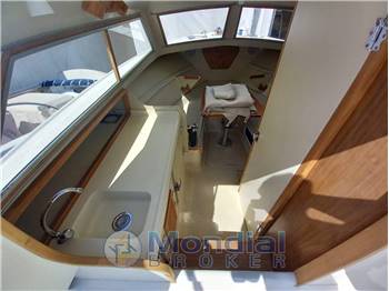 Bertram Yacht 25 Express Cruiser (REFIT COMPLETO)