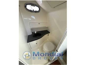 Boston Whaler 305 Conquest