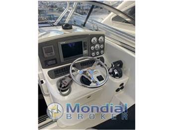 Boston Whaler 305 Conquest