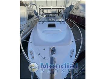 Boston Whaler 305 Conquest