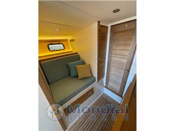 Magnum Marine 38 (REFIT 2024 by THUNDERBOAT ITALIA)