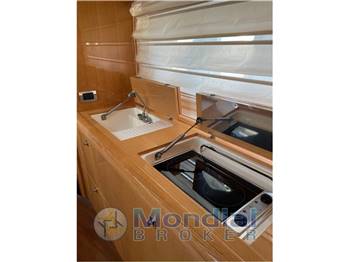 ABSOLUTE YACHTS 47 HARD TOP