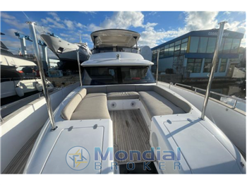 AZIMUT YACHTS MAGELLANO 66