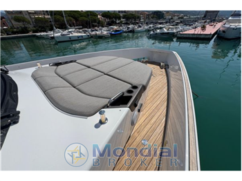 AZIMUT YACHTS SEADECK 7
