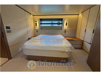 AZIMUT YACHTS SEADECK 7