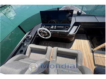 AZIMUT YACHTS SEADECK 7