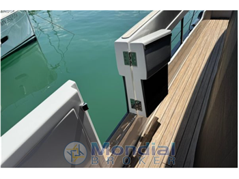 AZIMUT YACHTS SEADECK 7