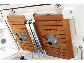 BOSTON WHALER USA 380 OUTRAGE ANNIVERSARY