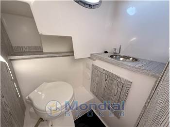 Revenger 28,70 Zeus Cabin