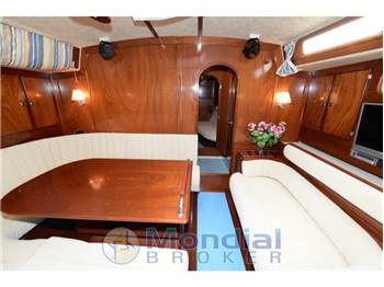 Amel Super Maramu 2000 Red Line