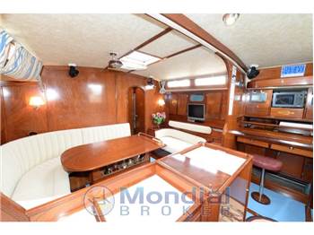 Amel Super Maramu 2000 Red Line