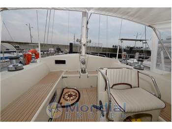 Amel Super Maramu 2000 Red Line