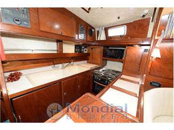 Amel Super Maramu 2000 Red Line