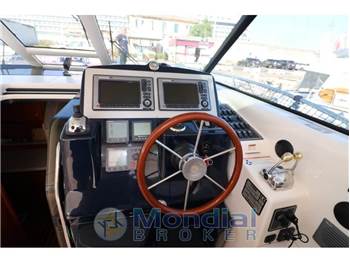 Tiara Yachts 4300 Sovran