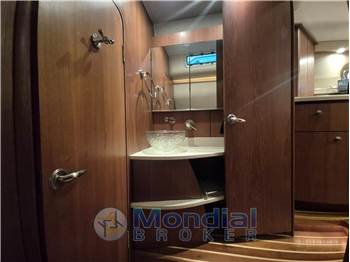 Tiara Yachts 4300 Sovran
