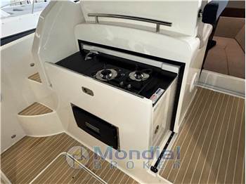 Quicksilver Active 875 sundeck