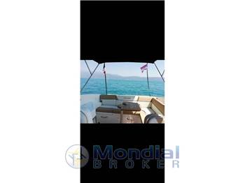 Bayliner 742R Cuddy cabin