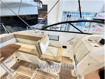 Bayliner 742R Cuddy cabin