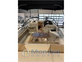 Bayliner 742R Cuddy cabin