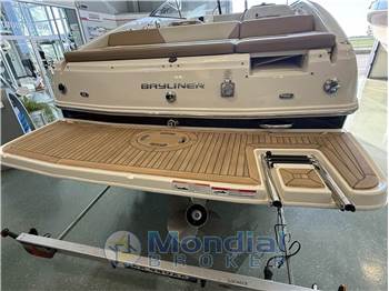 Bayliner 742R Cuddy cabin