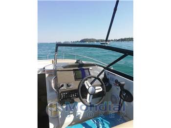 Bayliner 742R Cuddy cabin