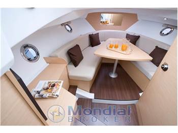 Beneteau FLYER 850 SUN DECK