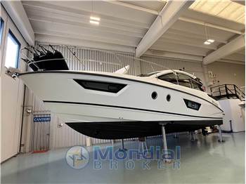 Beneteau GT 40