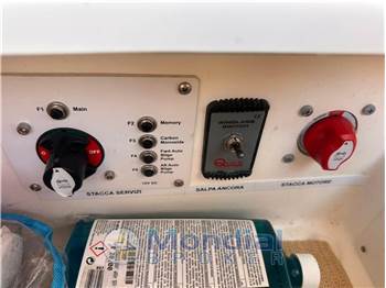 Quicksilver Activ 675 Sundeck