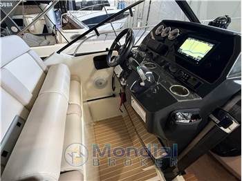 Quicksilver Activ 875 sundeck