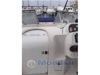 Larson 330 cabrio day cruiser