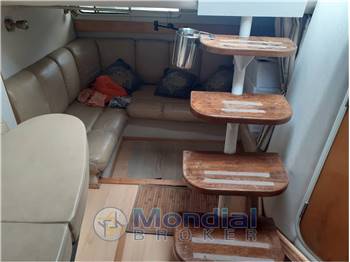 Larson 330 cabrio day cruiser