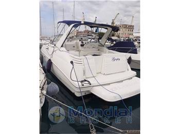 Larson 330 cabrio day cruiser