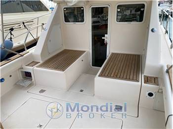 Cayman Yachts Cayman 30 fly