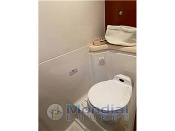 CHRIS CRAFT ROAMER 43