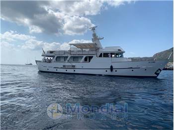 Secni Camper & Nicolsons Designs Navetta