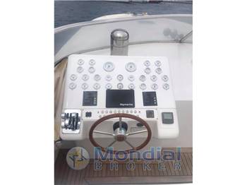 Mangum Marine 53