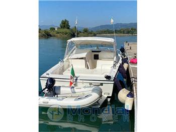 Bertram Yacht 28 Moppie