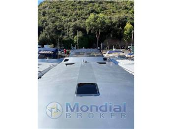 Magnum  Marine 63