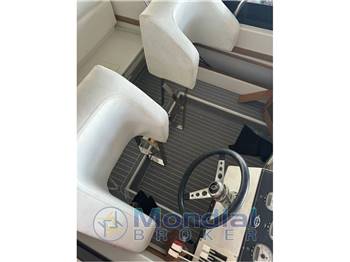 Magnum Marine 27 Starfire