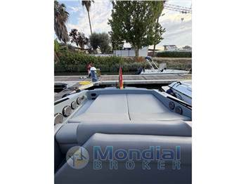 Magnum Marine 44