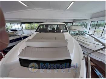 Sealine C335V